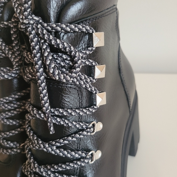 Marc Fisher NEW Y2K LTD Kini Black Lace Up Block Heel Ankle Booties in 7.5 Chunk - Picture 10 of 10